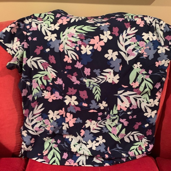 Scrub top - Picture 2 of 7